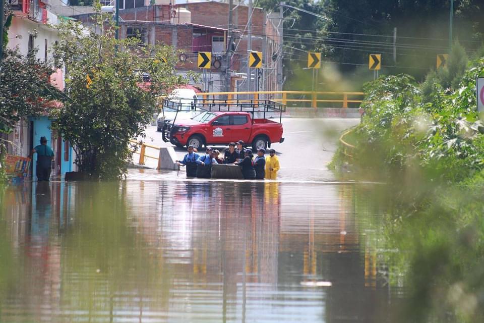 descuento OOAPAS por desfogue de presa en Morelia - inundación