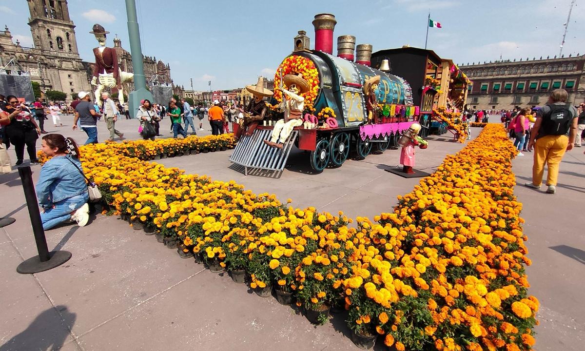 Megaofrenda del Día de Muertos en CDMX