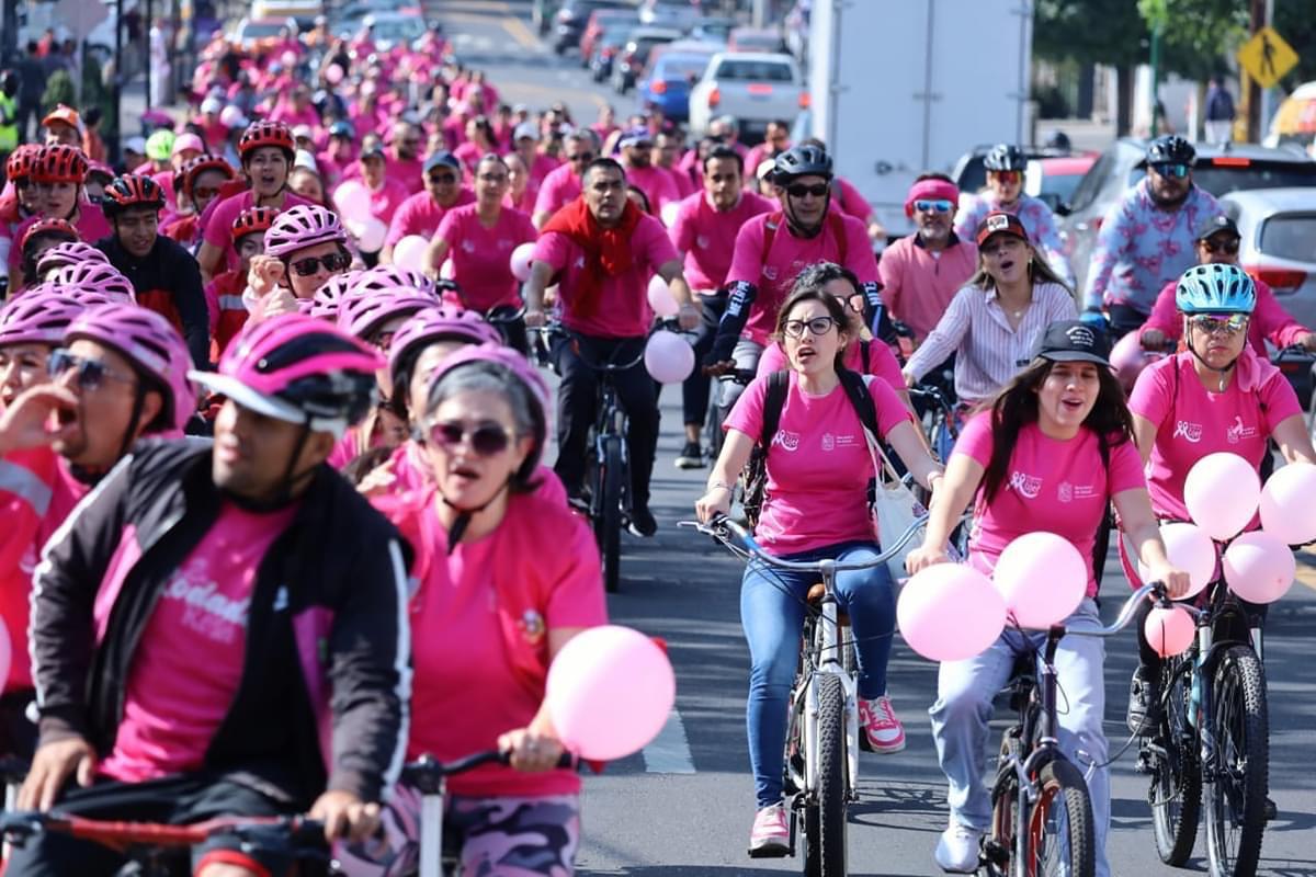 Pedalean contra el cáncer de mama y su prevención