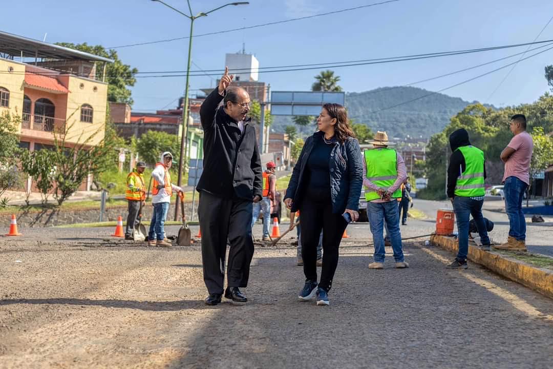 trabajos de bacheo en Quiroga