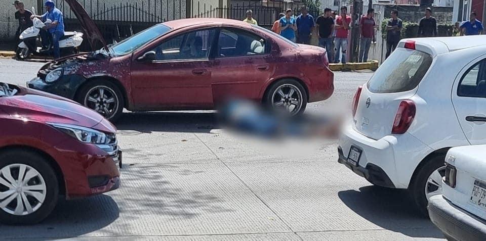 Violencia no cede Uruapan: asesinan a dos mecánicos a plena vía pública