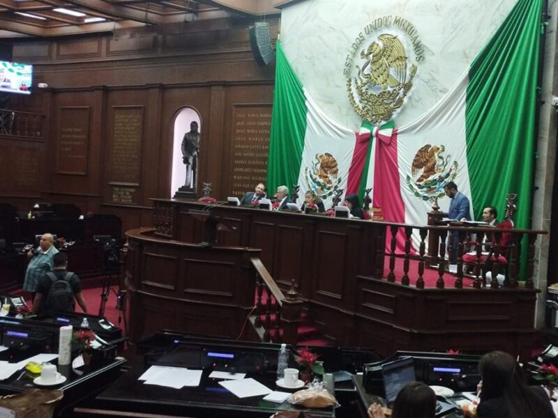 Absorbe deuda pública de Michoacán 42% de ingresos libres