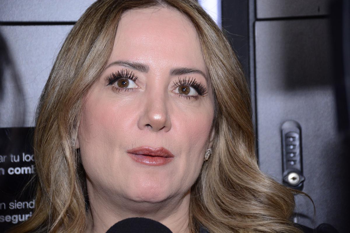 Andrea Legarreta comparte entre lágrimas cómo se encuentra Erik Rubín por su madre fallecida