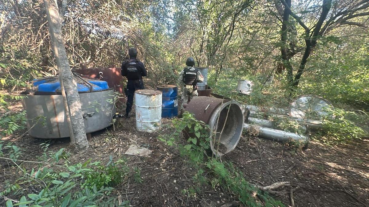 Aseguran narcolaboratorio en Buenavista, Michoacán