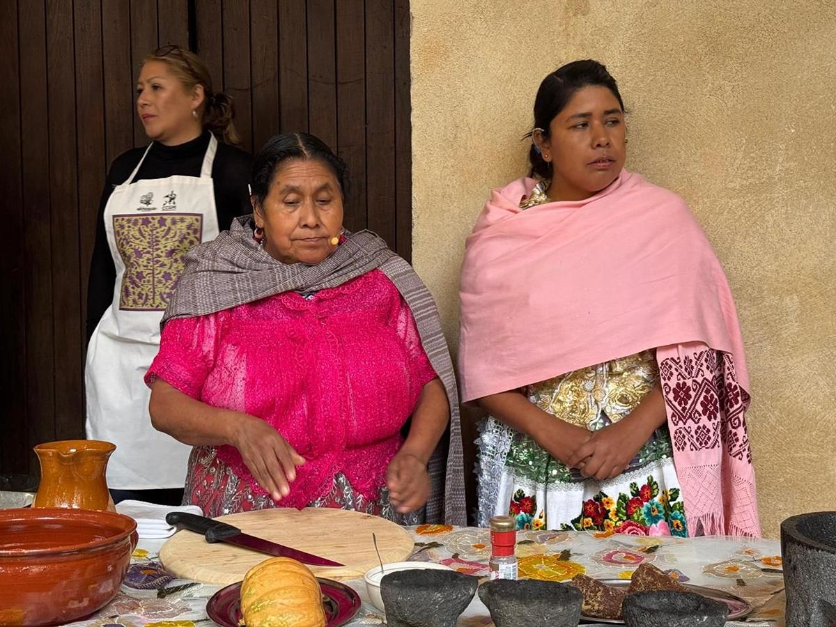 Cocineras tradicionales de Michoacán comparten platillos en Italia: gastronomía tradicional michoacana