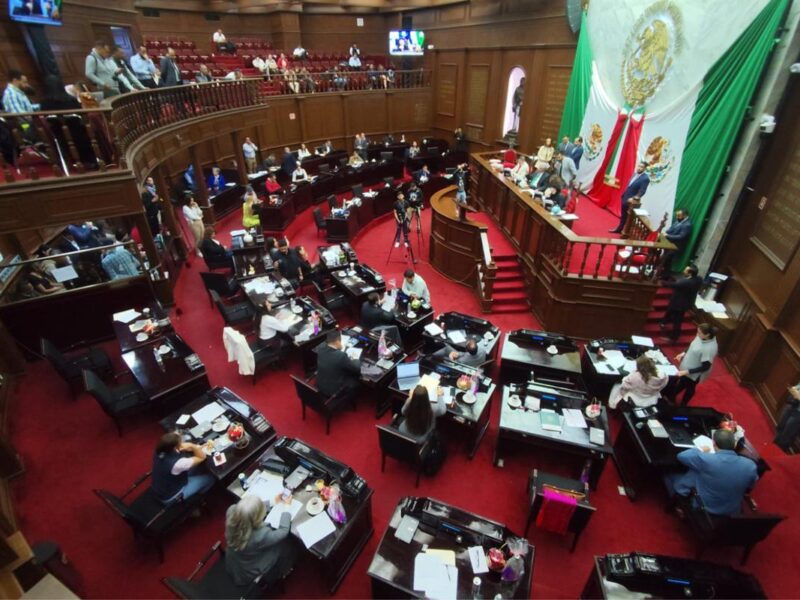 Con álgido debate aprueba Congreso de Michoacán desaparición de organismos autónomos y reguladores