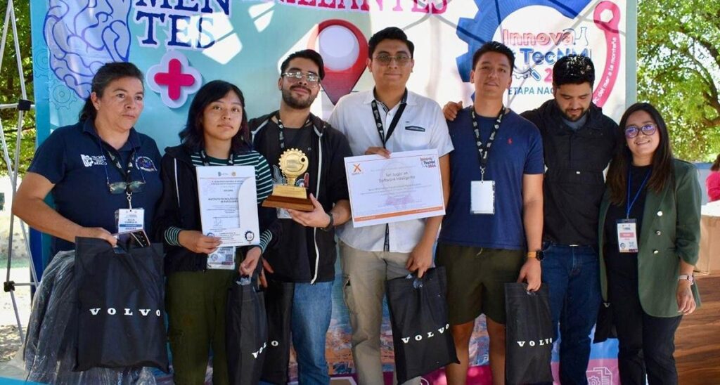 Conquistan estudiantes del Tec de Pátzcuaro primer lugar en el HackaTecNM