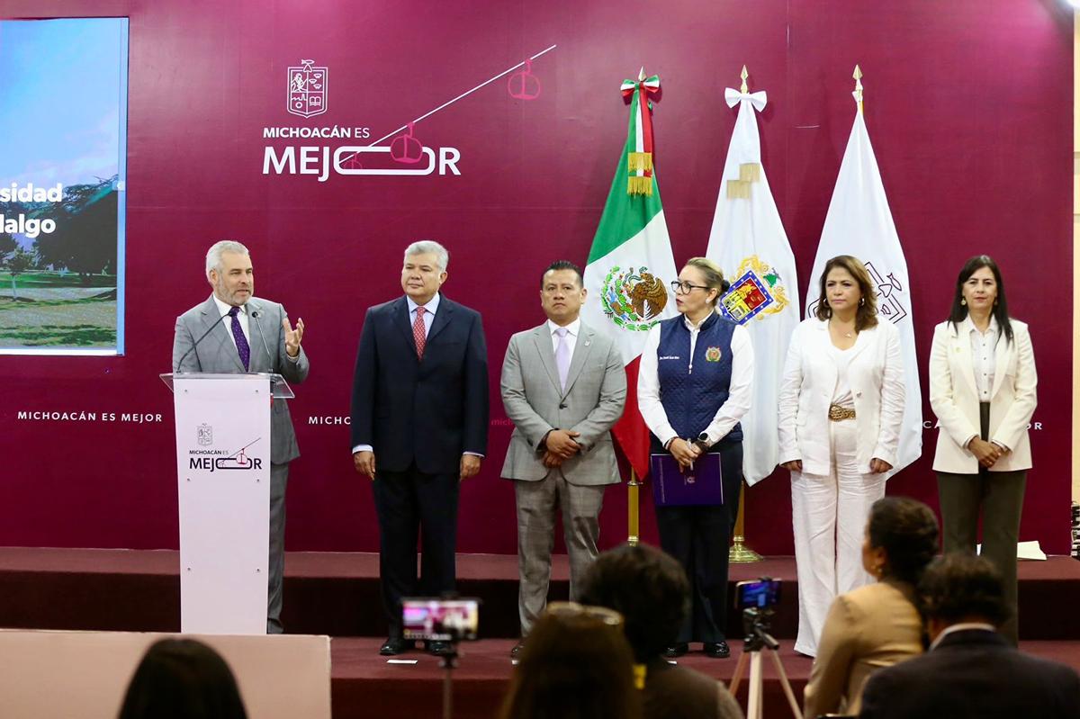 firma Bedolla reforma de la UMSNH para elevar su autonomía a rango constitucional