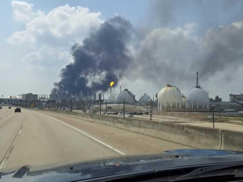 Liberaron 13.5 toneladas de gas mortal tras accidente en refinería de Pemex en Texas