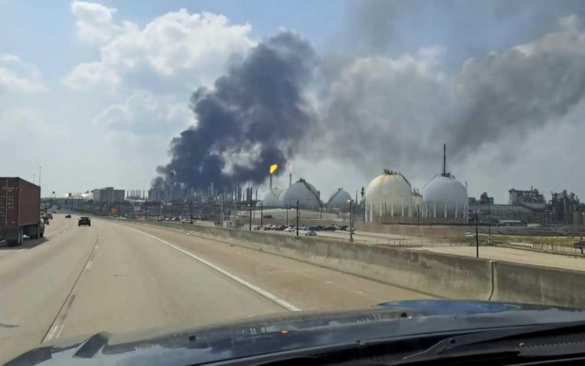 Liberaron 13.5 toneladas de gas mortal tras accidente en refinería de Pemex en Texas