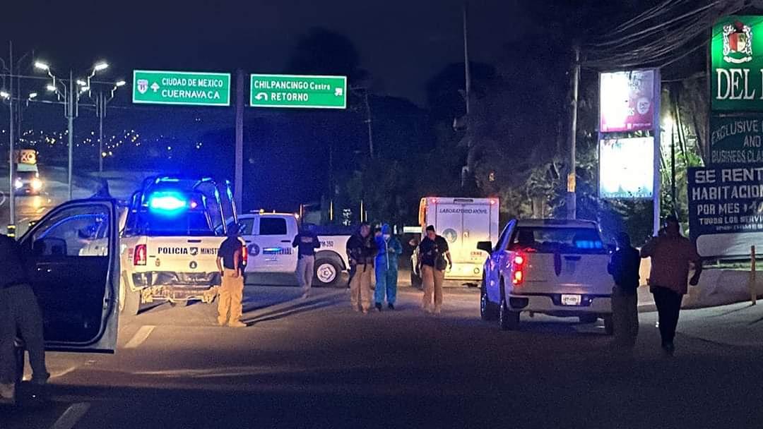 Localizan camioneta con restos humanos en Chilpancingo, Guerrero