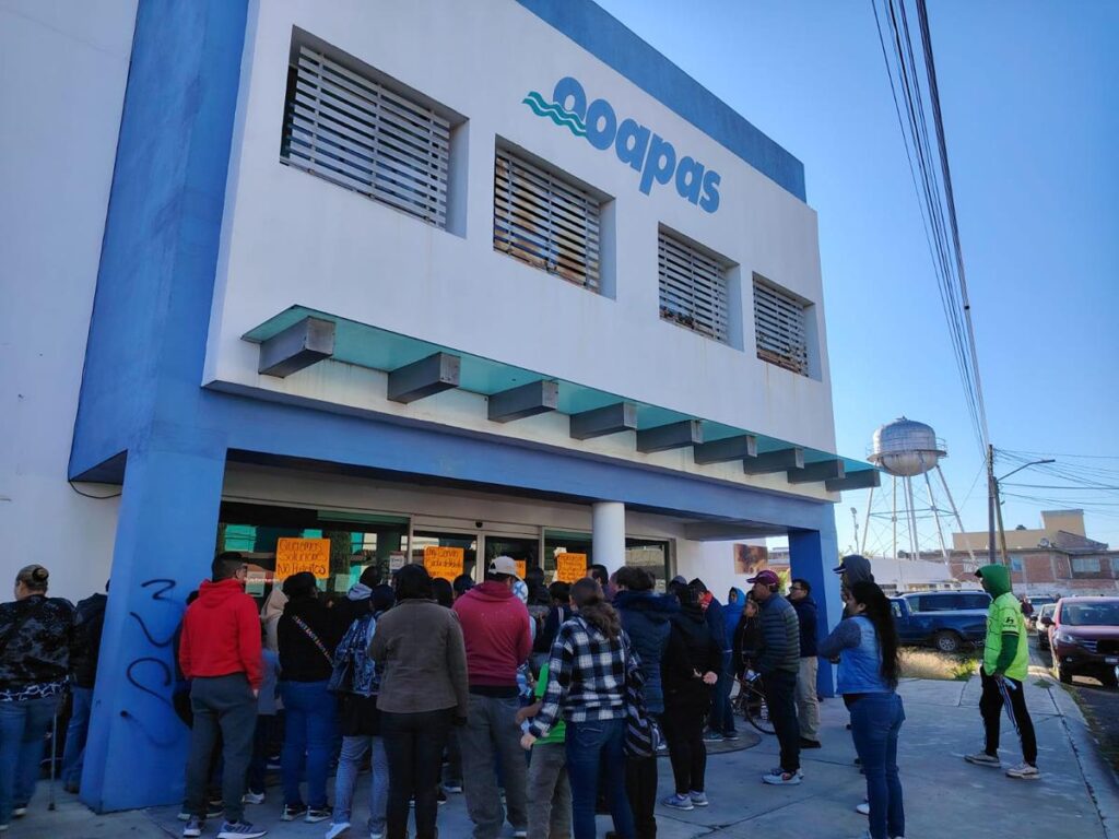 Protestan en sede de OOAPAS por desabasto de agua