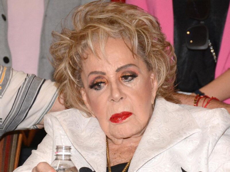 Silvia Pinal no recibe el alta médica y permanece hospitalizada