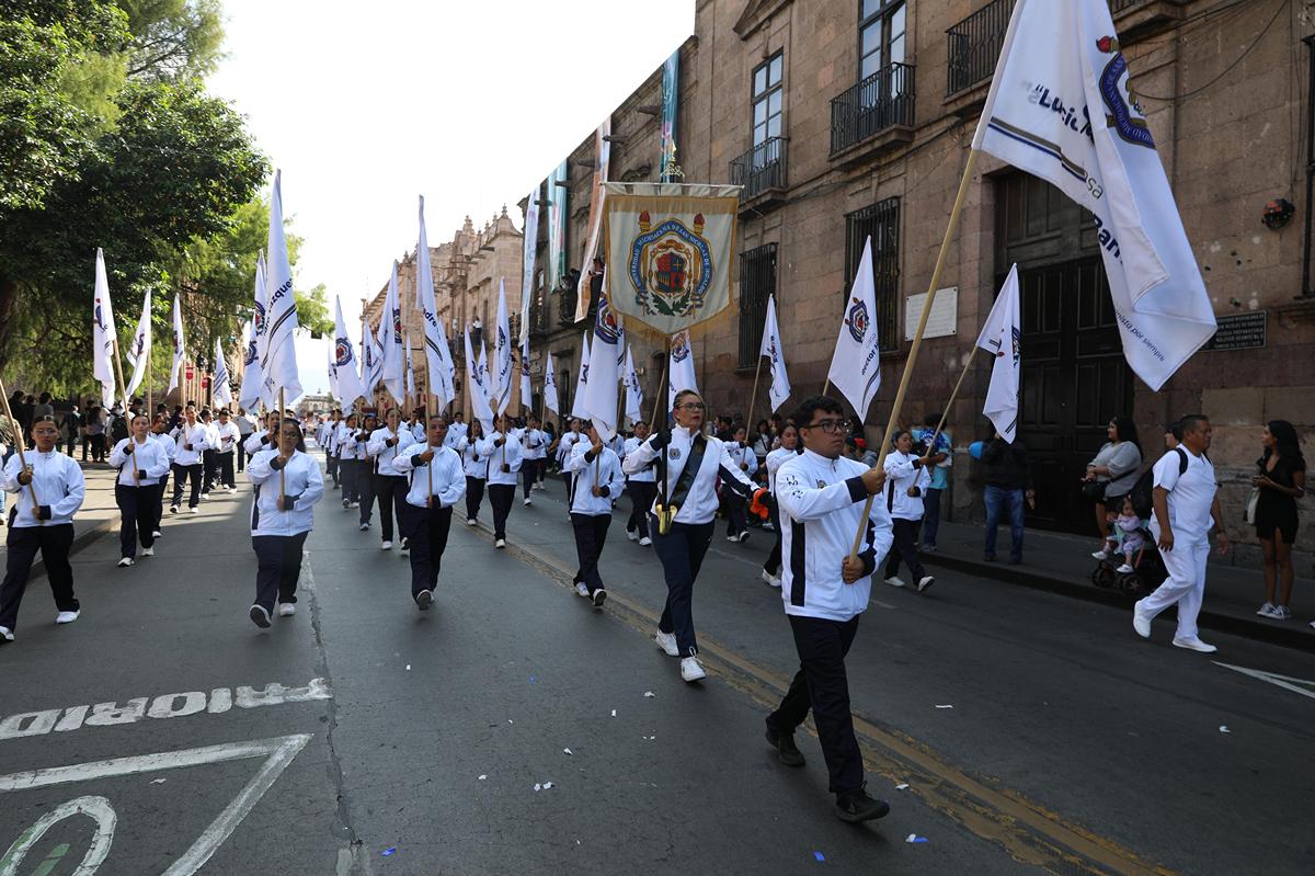 UMSNH muestra talento deportivo en el desfile del 114 aniversario de la Revolución Mexicana