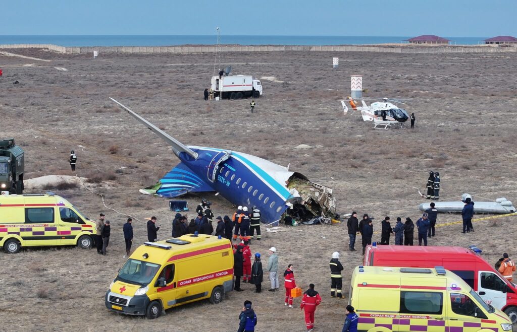 Impactante video: Avión de Azerbaijan Airlines se estrella en el Mar Caspio 1