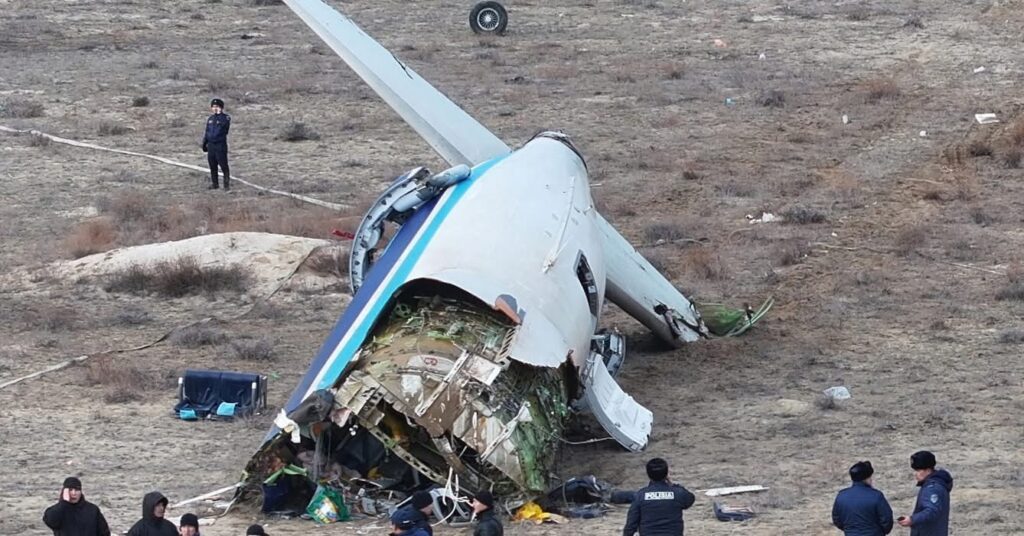 Impactante video: Avión de Azerbaijan Airlines se estrella en el Mar Caspio 2