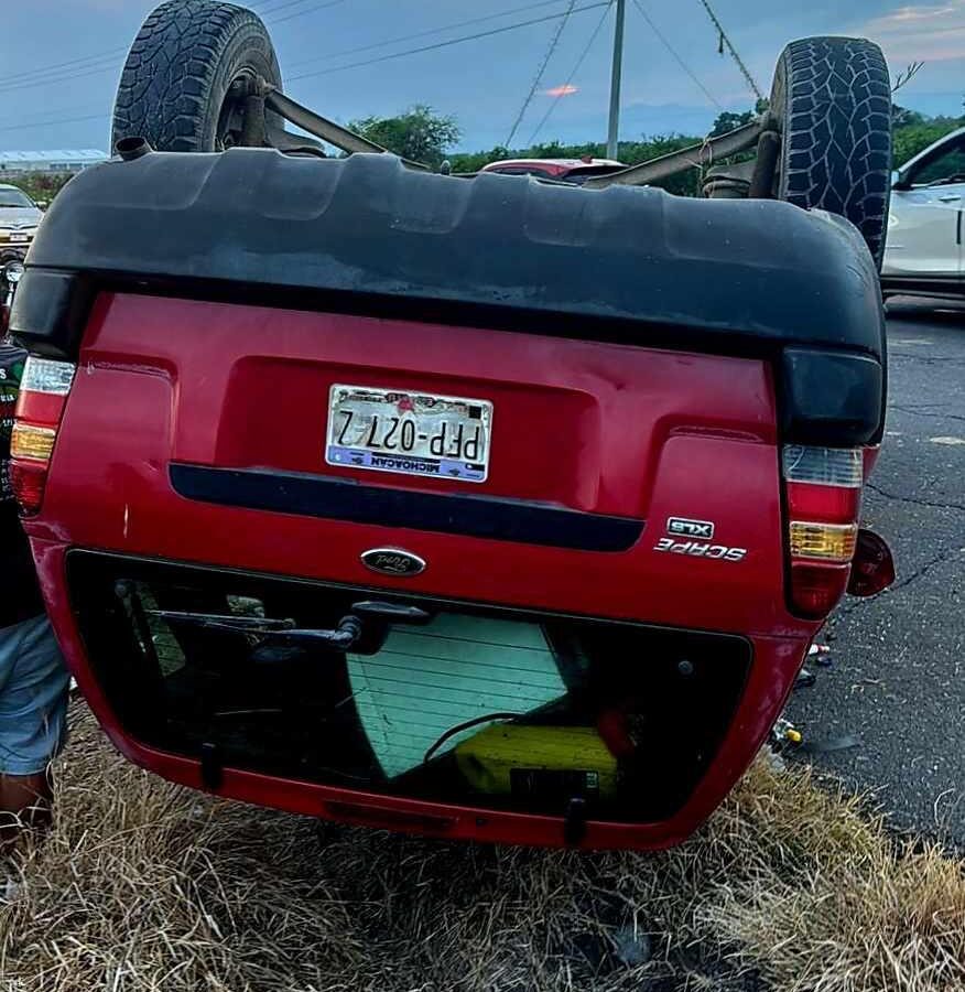 Accidente automovilístico en la ruana, resulta una mujer herida