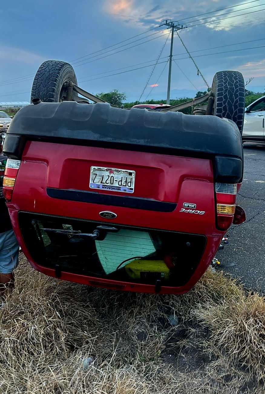 Accidente automovilístico en la ruana, resulta una mujer herida