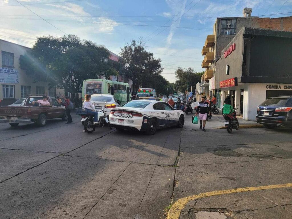 Accidente de moto deja 2 heridos en la Av. Lázaro Cárdenas de Morelia