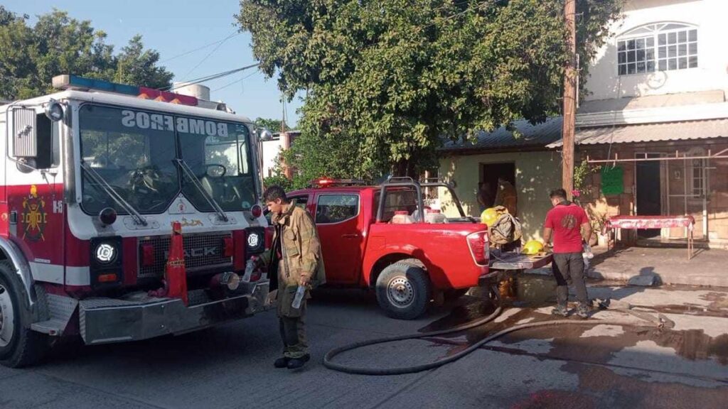 Apatzingán incendio en colonia El Varillero