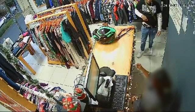 asalto armado en tienda de Prados Verdes en morelia