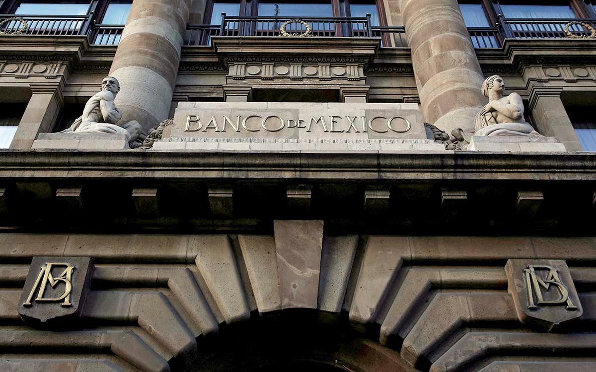 Banxico crecimiento económico moderado regional