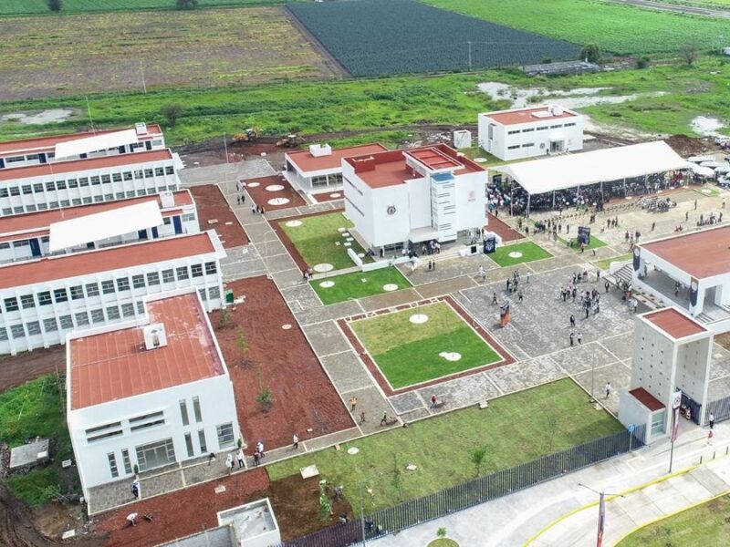 Bedolla inauguró en 2024 campus universitarios de Zamora y Uruapan, tras años de abandono