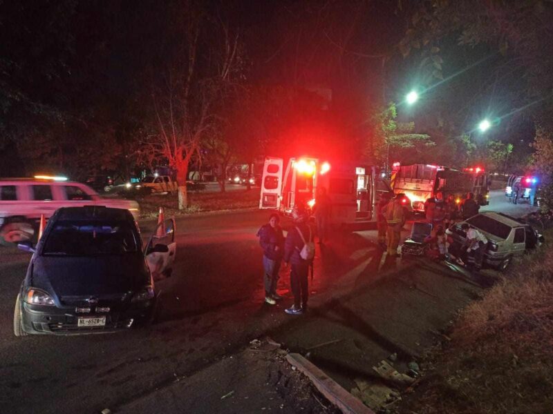 Choque vehicular sobre libramiento norte de Morelia deja 2 mujeres heridas