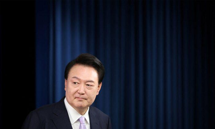 Corea del Sur: Presidente Yoon sobrevive a moción de destitución