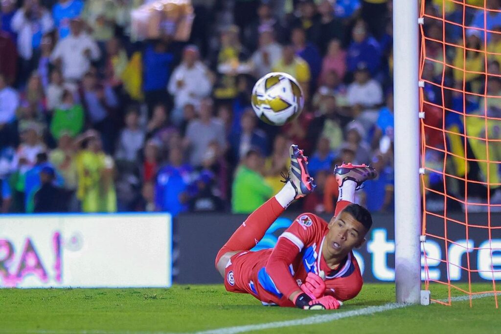 Cruz Azul vs América en vivo: ¿Cómo y cuando ver el partido por el pase a la final apertura 2024? Liga BBVA Mx Clásico Jóven