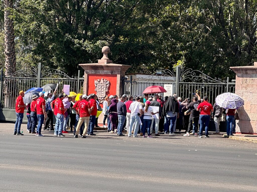 denuncian trabajadores de Michoacán falta de voluntad del gobierno estatal