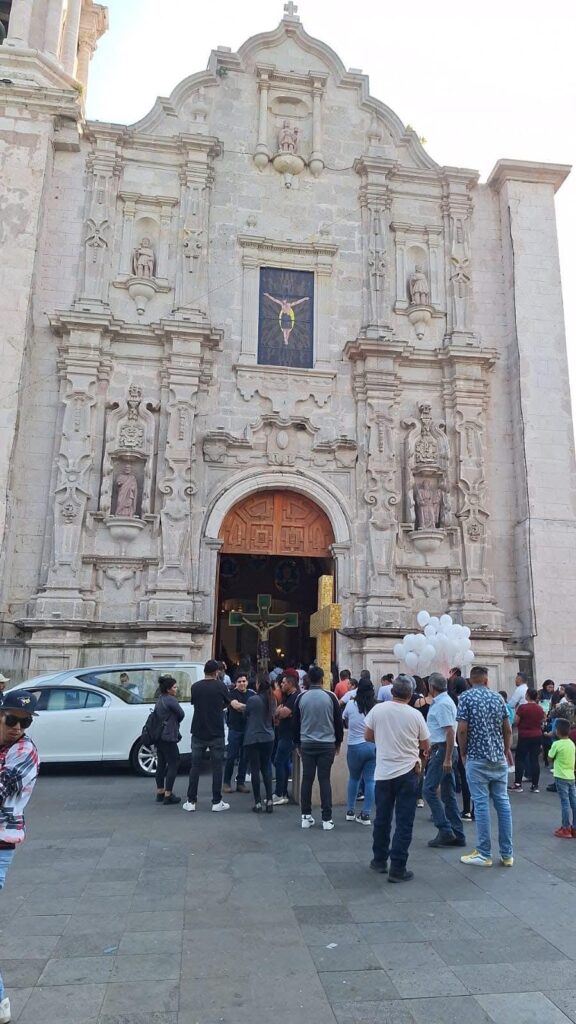 Despedida de Andrea, quien fuera atropellada durante caravana Navideña en los Reyes-1