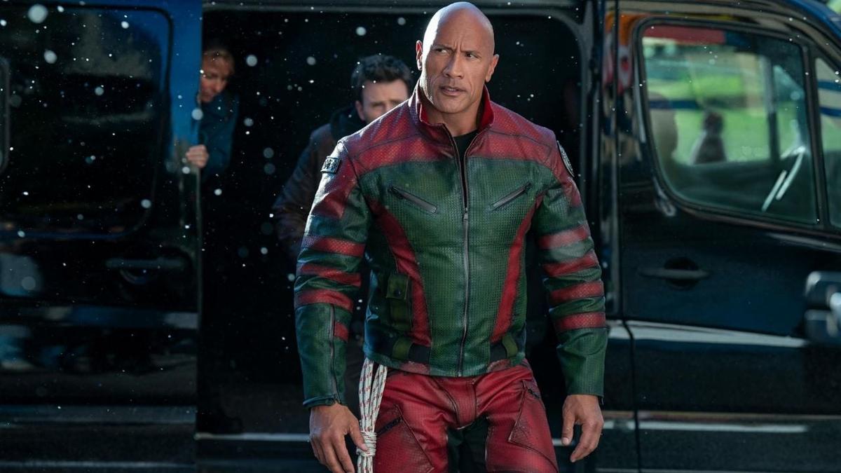 Dwayne Johnson Gana 50 Millones de Dólares por "Código: Traje Rojo