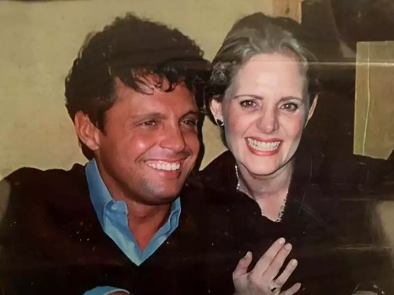 Erika Buenfil revive su romance con Luis Miguel