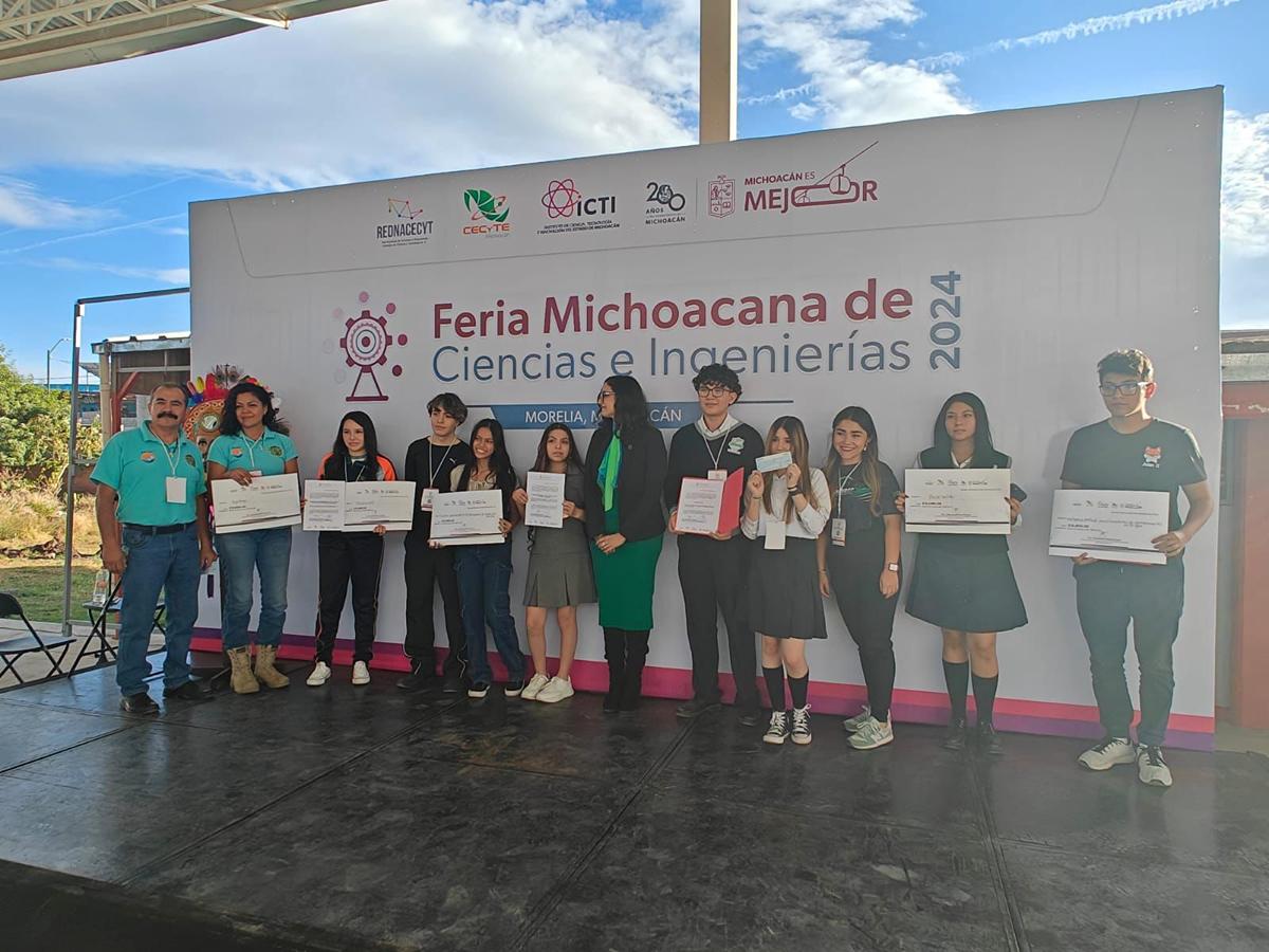 Feria de Ciencias Cecytem alumnas