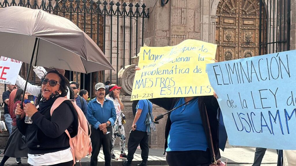 Gabriela Molina nos cierra las puertas: maestros denuncian en protesta de Michoacán