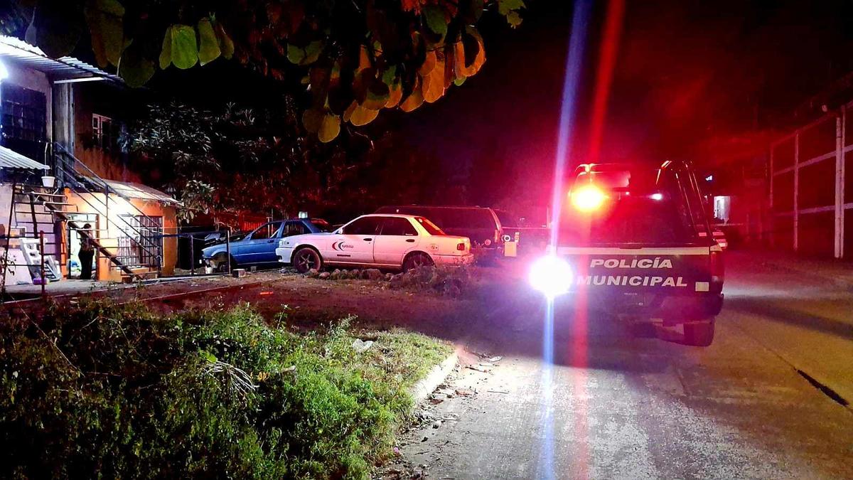 Grave taxista tras ser baleado en Uruapan