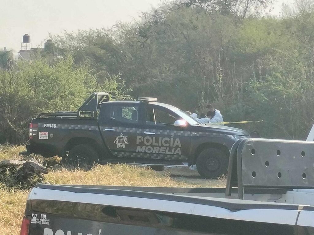 Hallan a hombre y mujer estrangulados en lote baldío de la colonia Centenario