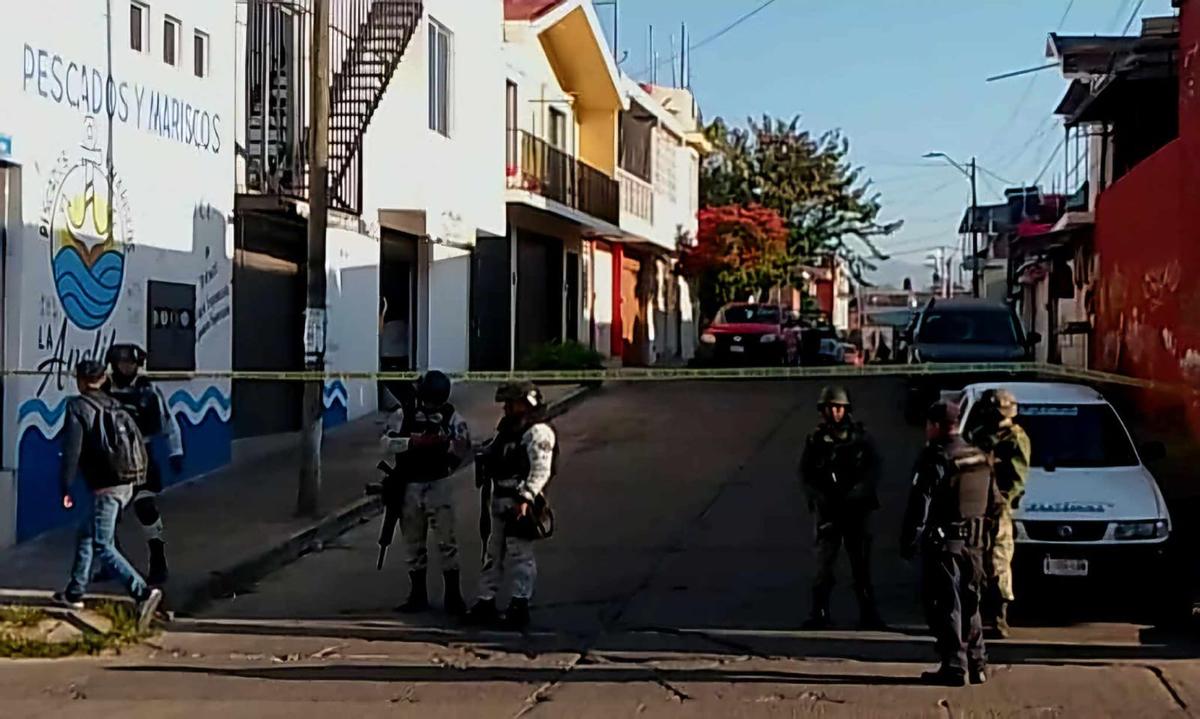 Hombre es baleado en intento de robo de vehículo en Uruapan