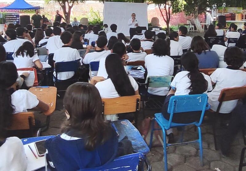 Imparte FGE charla para la prevención de adicciones a 430 estudiantes de COBAEEM plantel Apatzingán