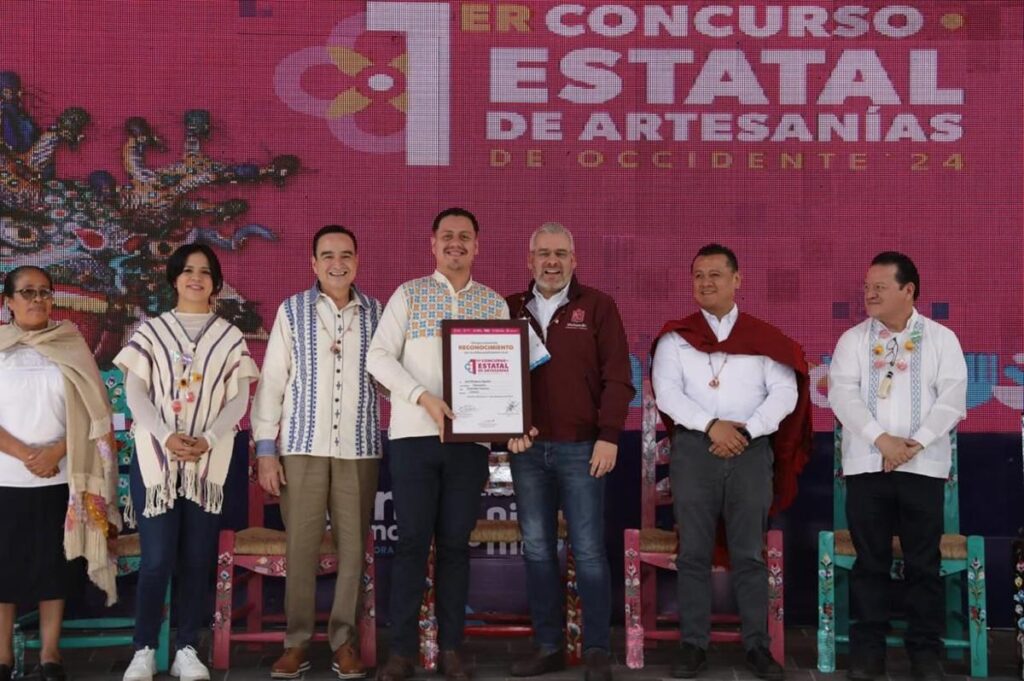 Inaugura Bedolla segunda edición del Tianguis Artesanal de Occidente-1