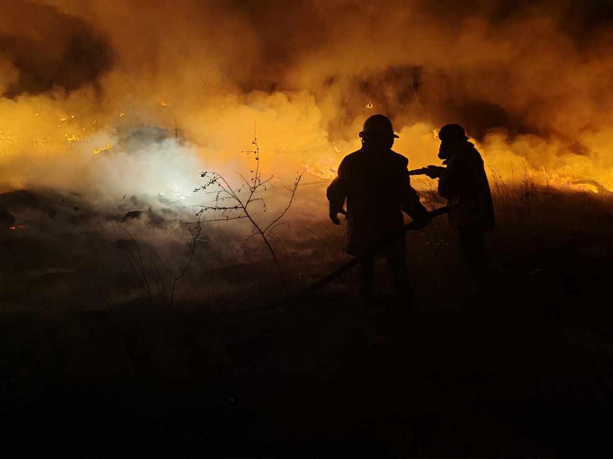 incendio predio basura y llantas en Apatzingán 1