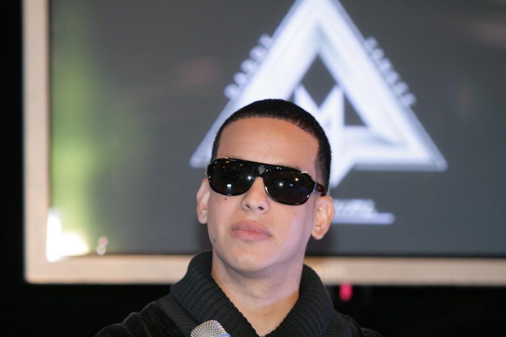 Inicia controvertido juicio de Daddy Yankee contra su esposa