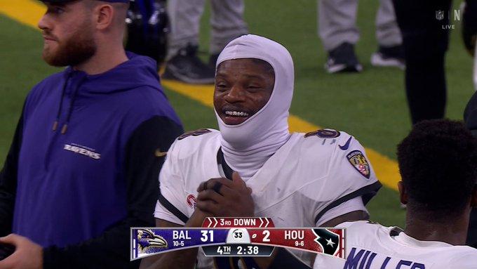 Lamar Jackson rompe récord histórico en la NFL en la victoria de Ravens 31-2 frente a Texans-1