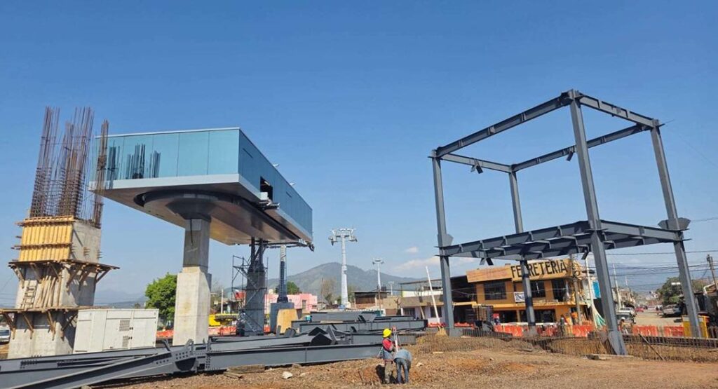 Llegarán 50 embarques para avanzar con la construcción del teleférico de Uruapan