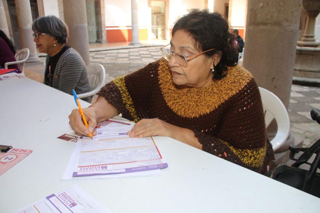 Mas de 34 mil mujeres se suman a la pensión del bienestar en Michoacán