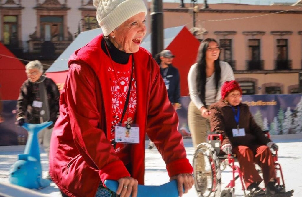 Pista de Hielo de Morelia sigue abierta para que disfruten grandes y pequeños