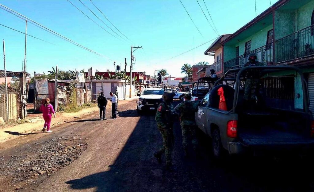 Policía Municipal es baleado al salir de turno, en Uruapan