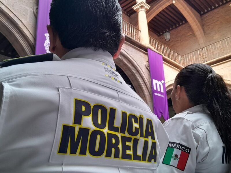 Policías que arriesgan su vida en Morelia reciben estímulo de 2 mil pesos