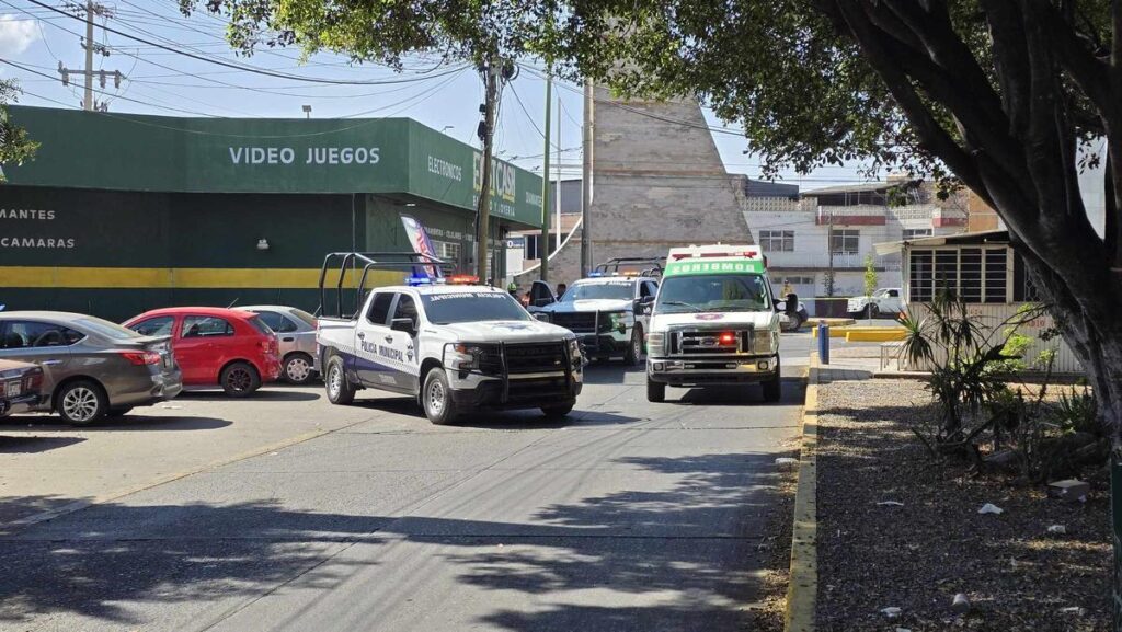 reportan asesinado a balazos fuera de casa de empeño en Zamora